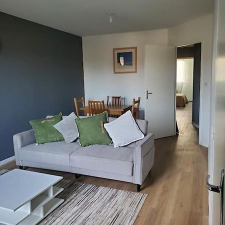 Appartement Moderne Et Equipe LʼIsle-Jourdain Eksteriør bilde